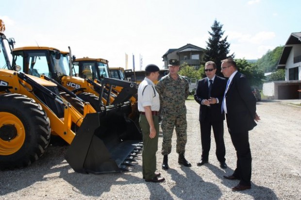 JCB Donates $200,000 in Machinery to Aid Balkan Flood Cleanup