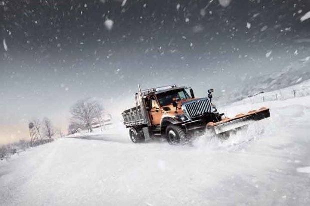 Snow Pros: Learn How to Prep for the 2016-2017 Snow Removal Season