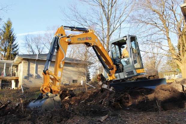 Mustang Mini Excavators — 2014 Spec Guide