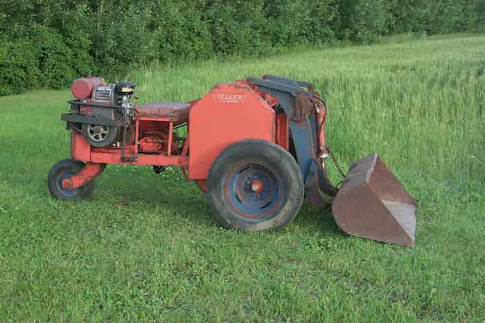 The original three-wheeled Keller Loader. It was powered by a 6.6-hp Kohler engine with a rope starter.