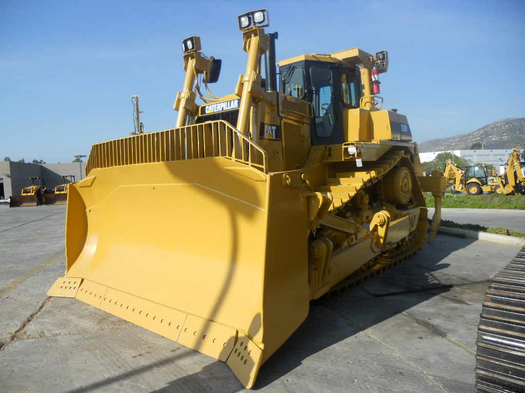 A picture of a 2005 CAT D9R that will be sold in the auction.