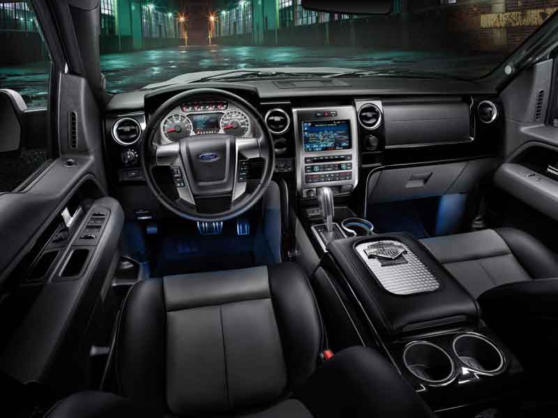 The basic trim levels – XL, STX, XLT, FX2/FX4 and Lariat – are again offered in addition to King Ranch, Platinum, SVT Raptor and Harley-Davidson F-150. This is the opulent cab of a new Harley-Davidson F-150.