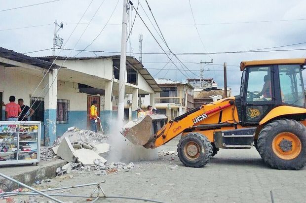 JCB Donates 3CX Backhoe Loader to Help Quake-Hit Ecuador