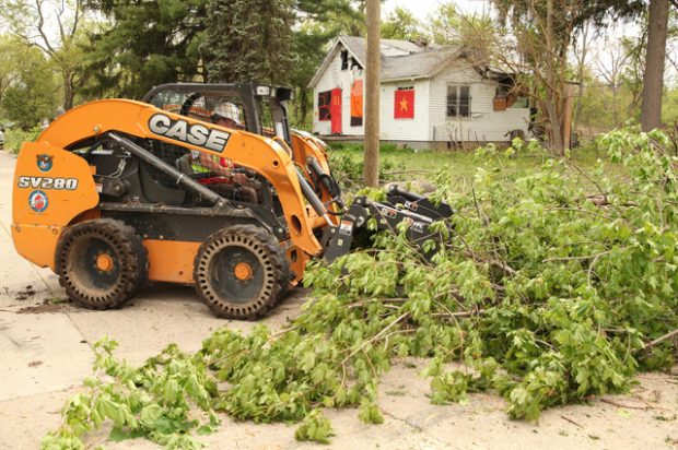 CASE, Southeastern Equipment and Paladin Attachments Help Team Rubicon Train New Operators and Clear Blight in Detroit