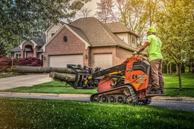 Ditch Witch mini skid steers help Ohio’s Rogue Tree Care conquer hazardous tree removal and pruning jobs