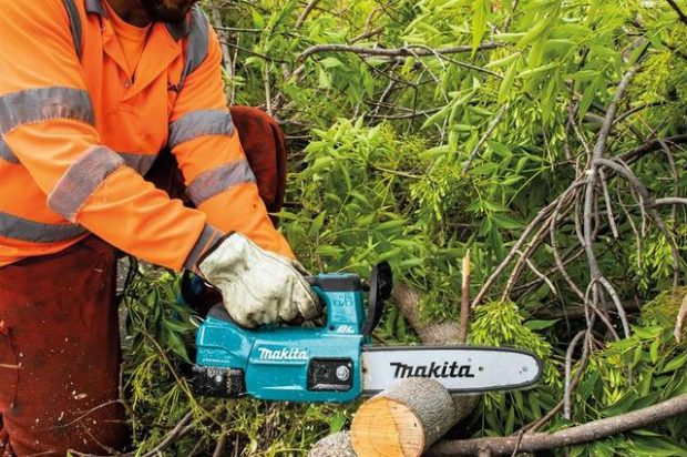 New Makita Cordless Chain Saw Ideal for Cutting Trees