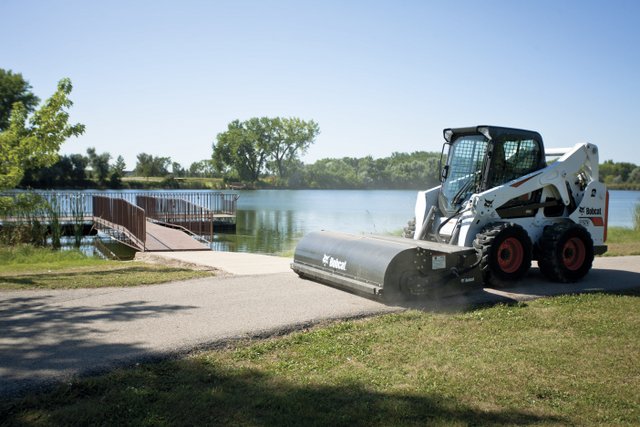 Bobcat S650 skid-steer loader
