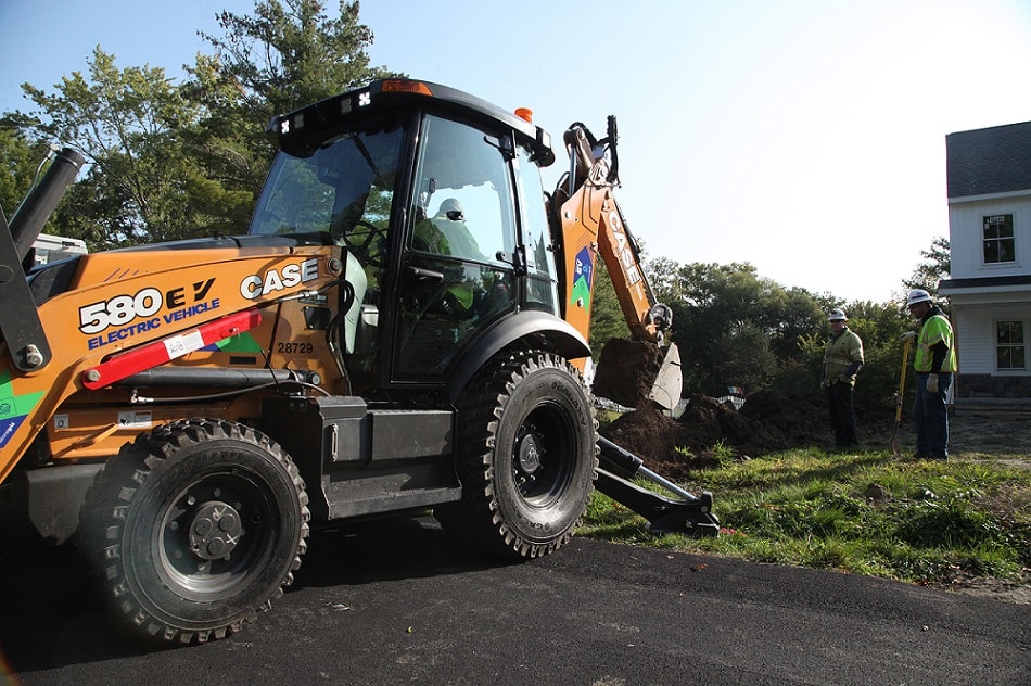 CASE Delivers Industry’s First Electric Backhoe Loaders to Utilities in
