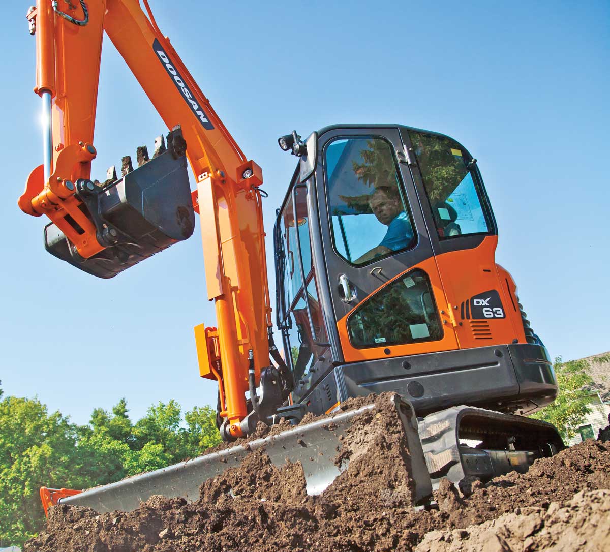 Excavator Upgrade: Contractors to Upsize to 5- and 6-Metric-Ton Compact Excavators - Compact Equipment Magazine