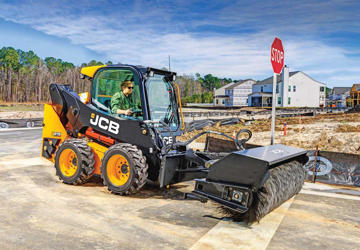 How Does a Skid Steer/Track Loader’s Hydraulic System Work? We Explain (Options Too) Compact