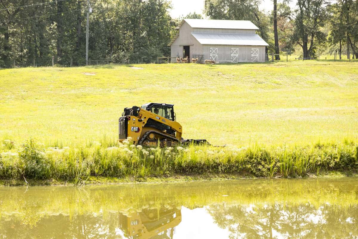 Caterpillar Launches Its Next Generation Compact Track Loaders (the 255 ...
