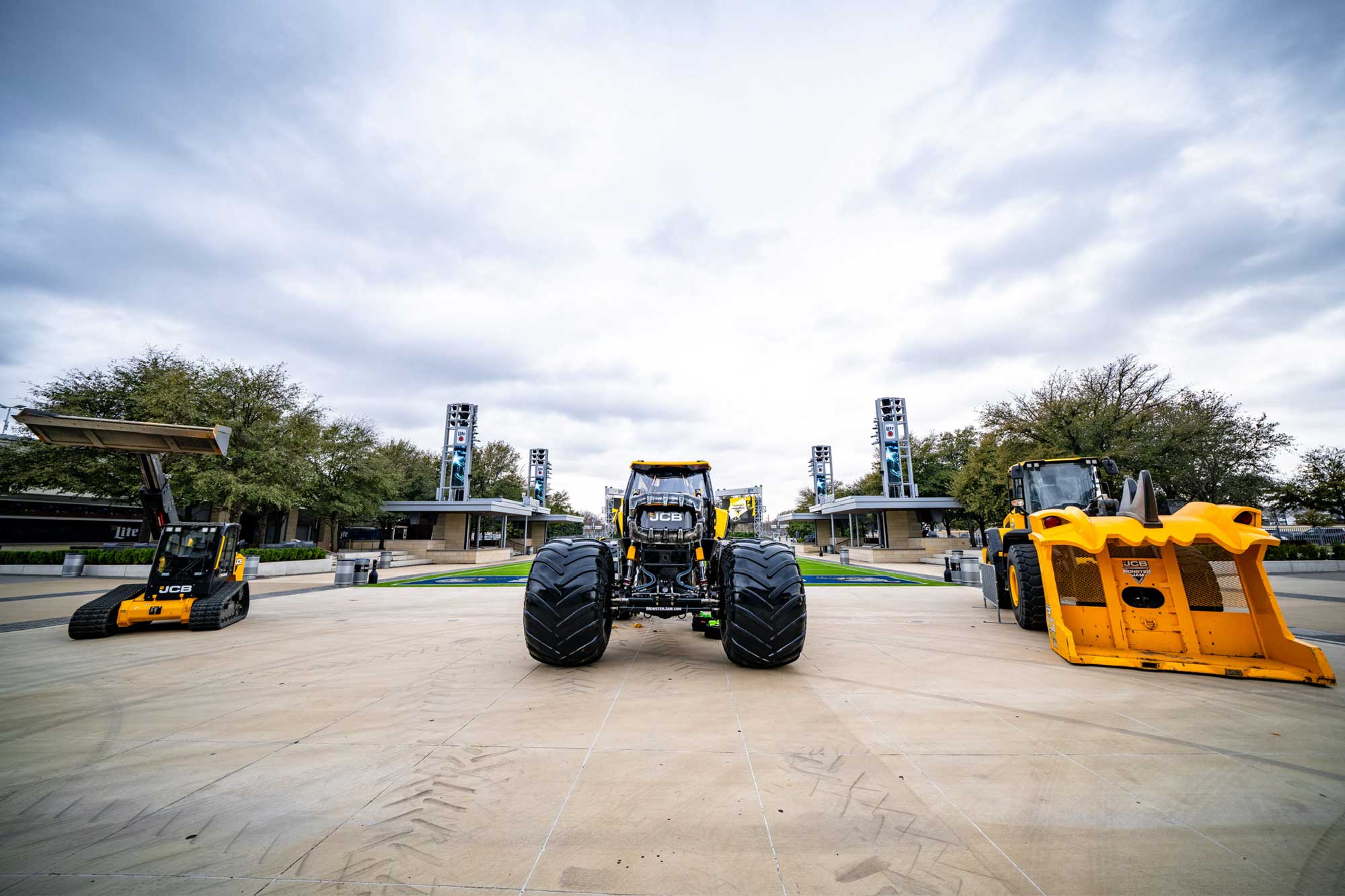 JCB Dancing Diggers