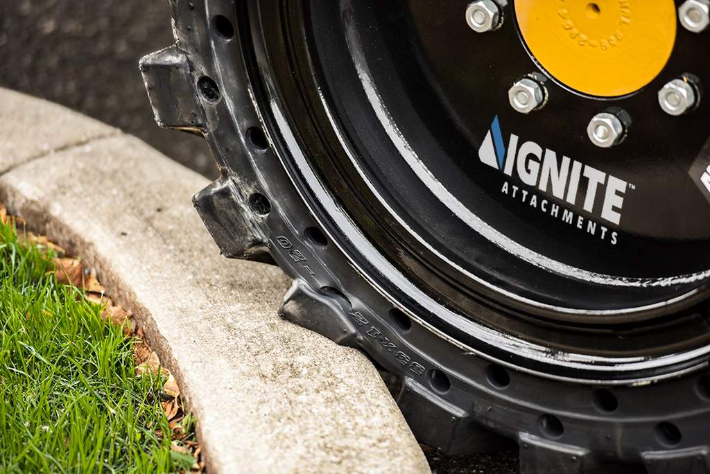 ignite-maximizer-solid-tire-working-dsc