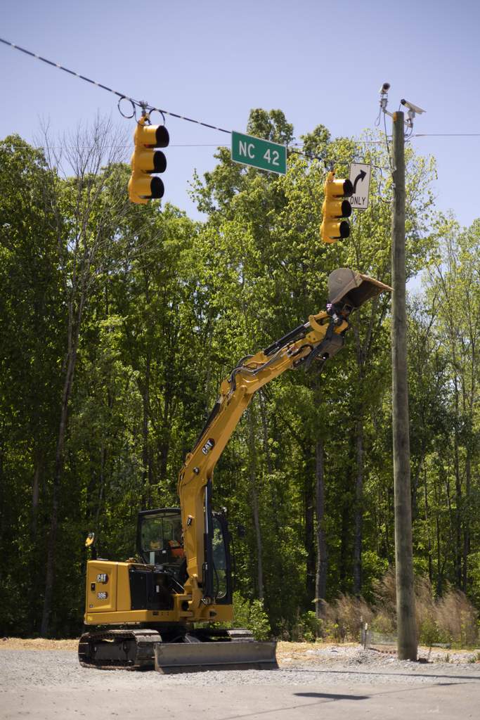 Cat Ease of Use: Indicate and E-Fence for Mini Excavators Cat 306 CR MHE 