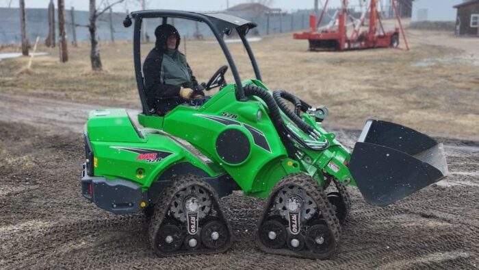 Mattracks Launches RT60 and RT80 Track Systems for Compact Equipment Avant small articulated loader on tracks