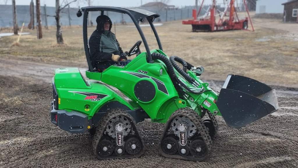 Mattracks Launches RT60 and RT80 Track Systems for Compact Equipment Avant small articulated loader on tracks