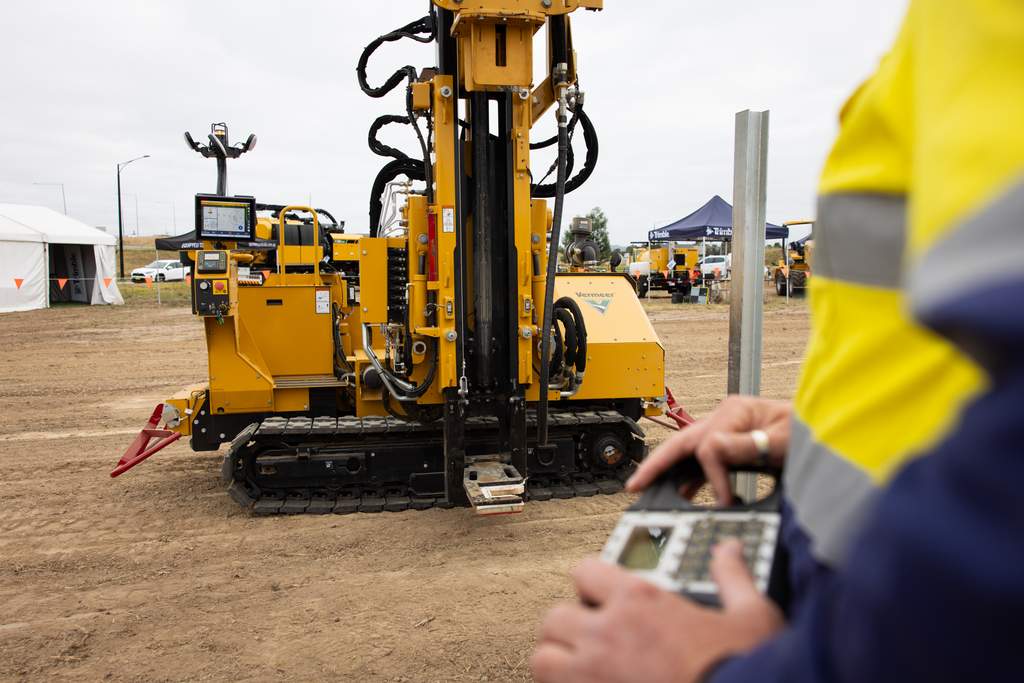Trimble Machine Control Now Integrates with Vermeer Remote Control Pile Drivers